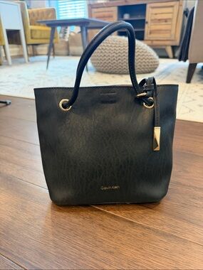 Calvin Klein Women's Gabrianna Bubble Lamb North South Tote Bag- C65-001